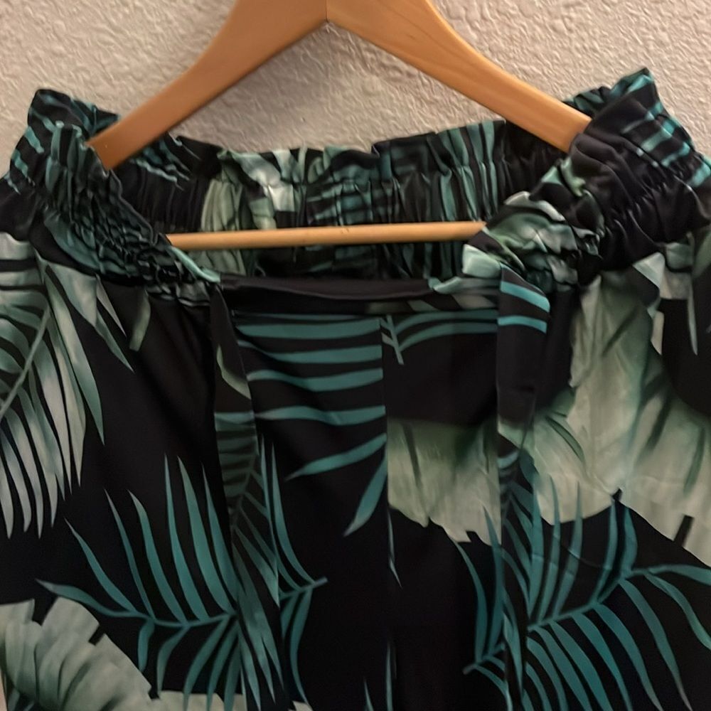Two piece set, wide leg pants and crop top - Picture 9 of 10